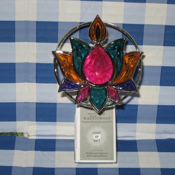 BBW White Barn Wallflowers Diwali Lotus Fragrance Nightlight Plug NEW - Picture 3 of 6